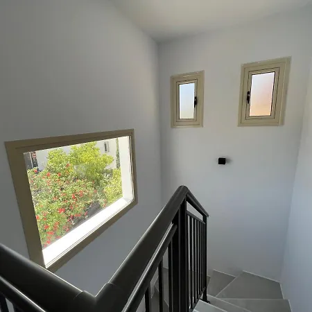 Marina Sea-view Private Pool Peyia