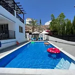 Marina Sea View, Private Pool Vilă