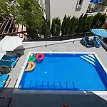 Marina Sea View, Private Pool Peyia