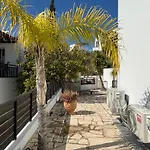 Marina Sea View, Private Pool Peyia