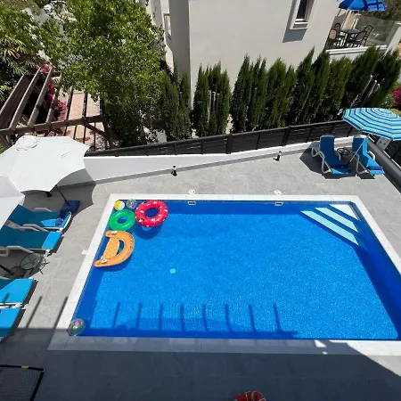 Marina Sea View, Private Pool Peyia