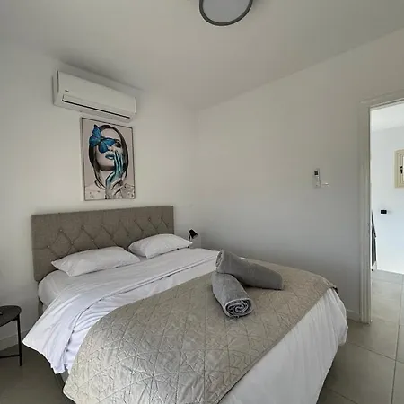 Marina Sea View, Private Pool Peyia