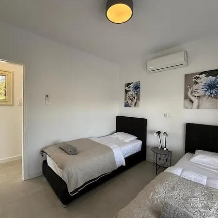 Marina Sea-view Private Pool