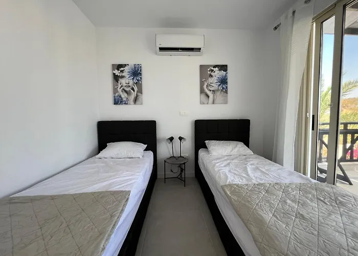 Marina Sea-view Private Pool Péjia