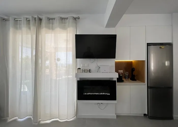 Marina Sea-view Private Pool Villa Péjia