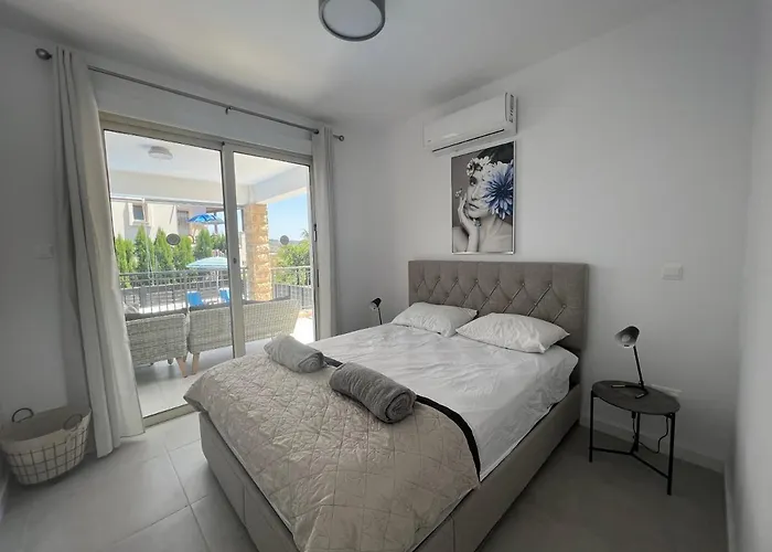 Marina Sea-view Private Pool