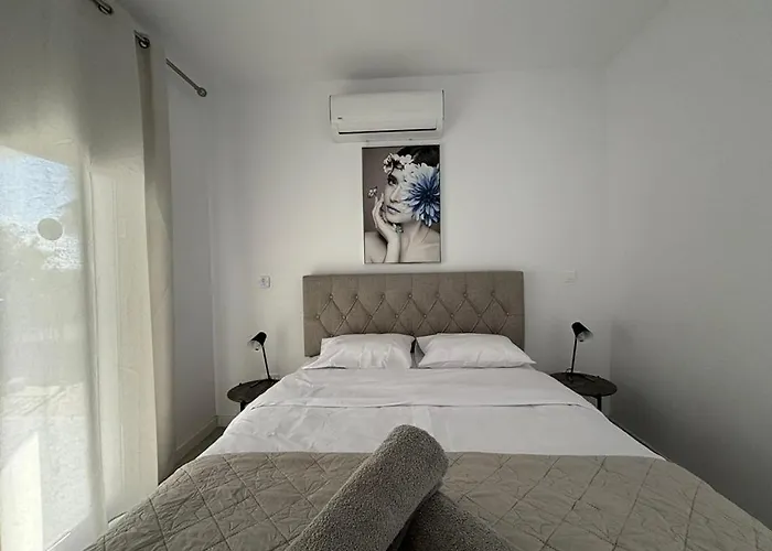 Marina Sea-view Private Pool