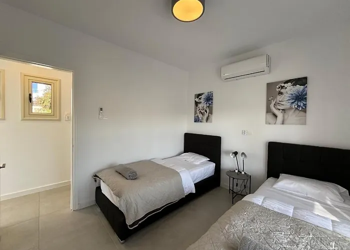 Marina Sea-view Private Pool